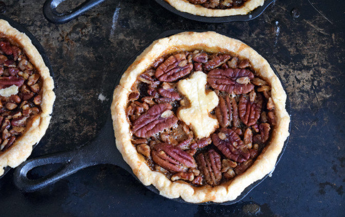 Need dessert? Recipe for delicious individual cast iron skillet pecan pie. Instructions for traditional 9" pie as included as well.