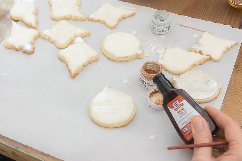 Use Lemon Extract with your Lustre Dust to Paint Cookies